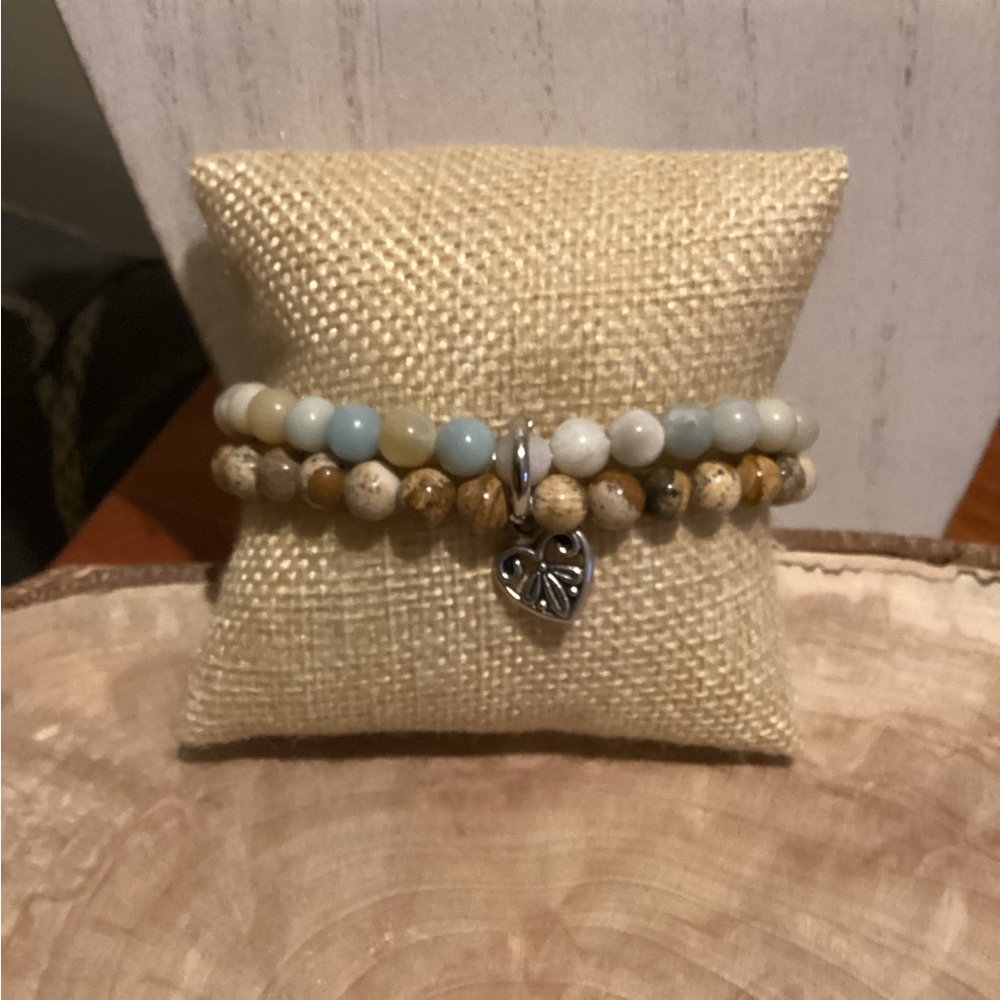Two Stretch Bracelets - Picture 4 of 5